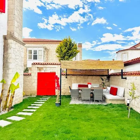 Vila Alacati Koeyici Agrilia House *