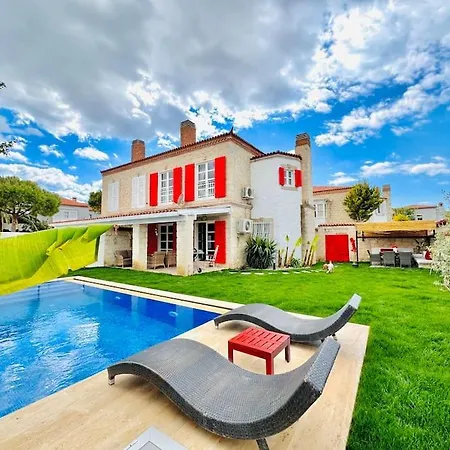 Vila Alacati Koeyici Agrilia House *